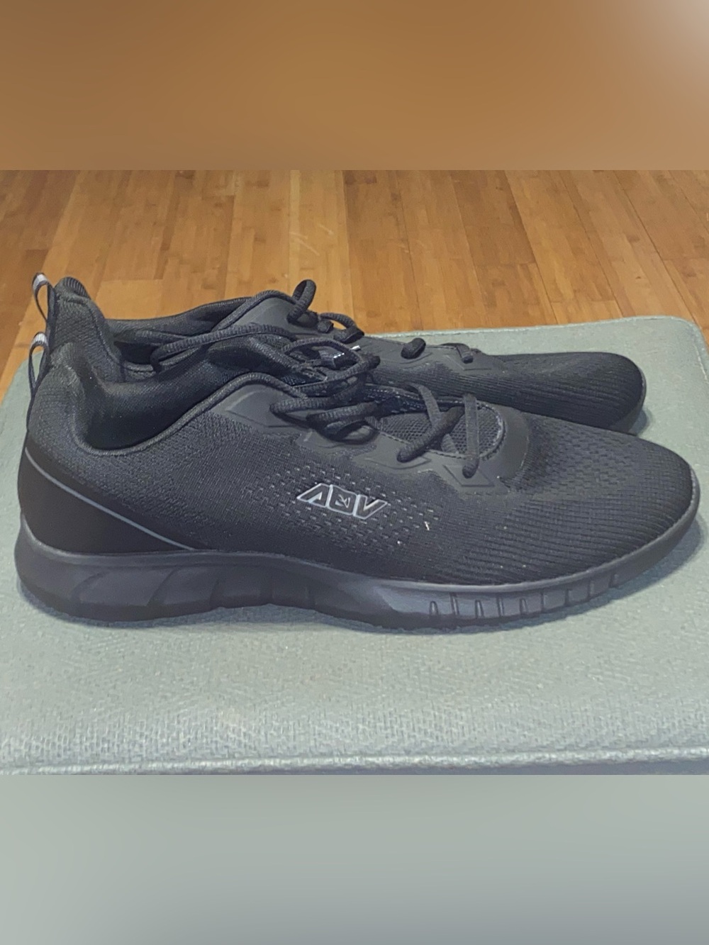 Men's Black Lightweight Training Sneakers